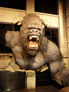 King Kong statue thumbnail
