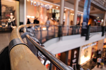 people inside mall thumbnail