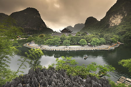 aerial view photography of body of water thumbnail
