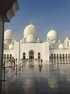 person in front of Grand Mosque, Dubai thumbnail