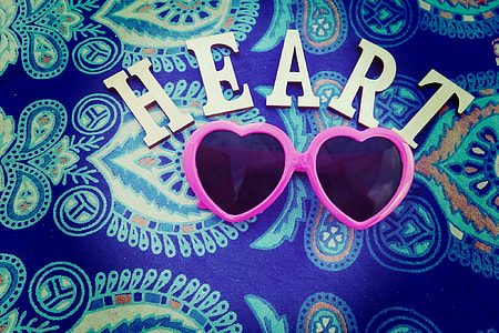 pink framed sunglasses thumbnail