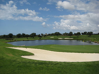 lake on golf field thumbnail