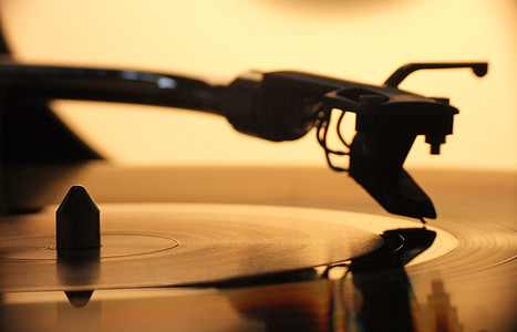 black Vinyl player thumbnail