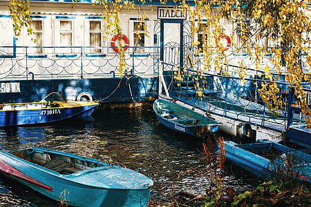 boats on dock thumbnail
