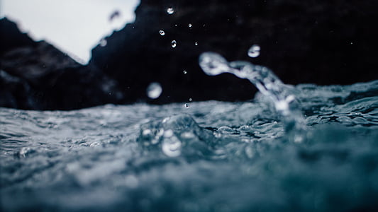 macro-lens photo of water splash thumbnail