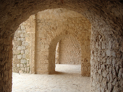 photo of beige brick walls thumbnail