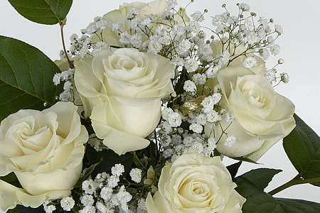 bouquet of white roses thumbnail