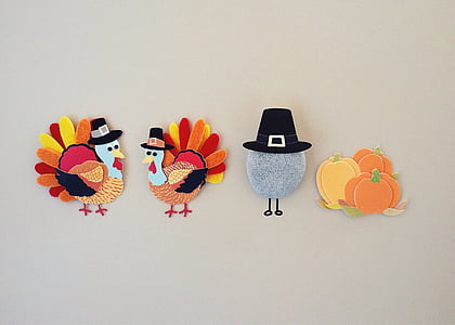 four assorted turkey wall decor thumbnail