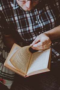 Man Reading Book thumbnail