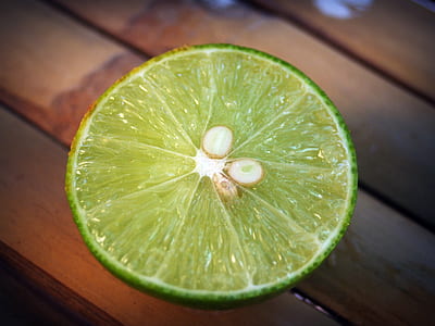 sliced lime thumbnail