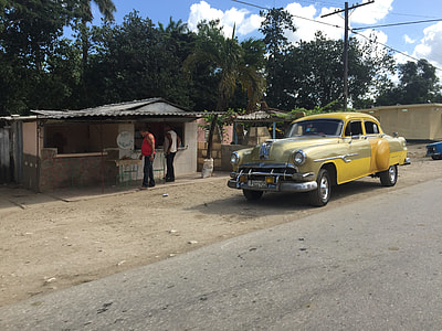 Yellow Vintage Car, Cuba thumbnail