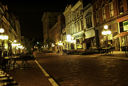 Downtown Frankfort at night in Kentucky thumbnail
