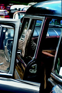 person's feet on vehicle window thumbnail