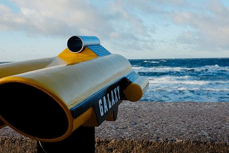 Touristic binocular and sea thumbnail