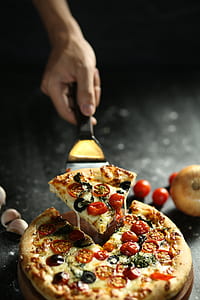 round pepperoni pizza thumbnail