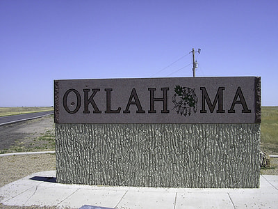 Oklahoma welcoming sign at the panhandle thumbnail