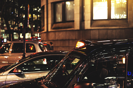 Black London taxi cab thumbnail