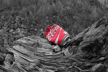 selective color of Coca-Cola can thumbnail