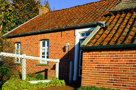brown bungalow house thumbnail