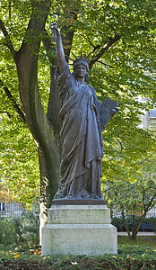 Statue, Liberty Illuminating The World thumbnail