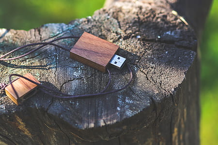 Wooden USB flash drive thumbnail