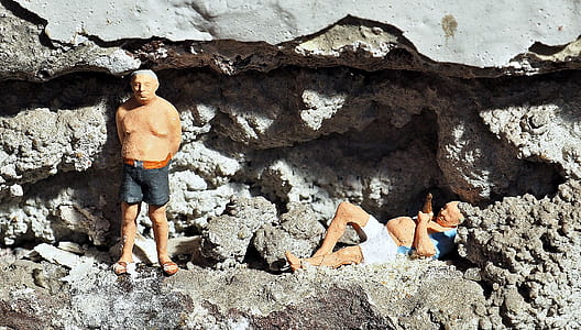 two figure on rocks thumbnail