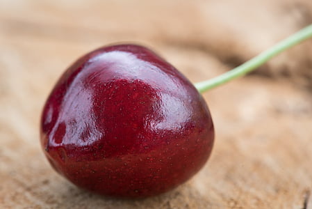 selective focus photo of a grape thumbnail