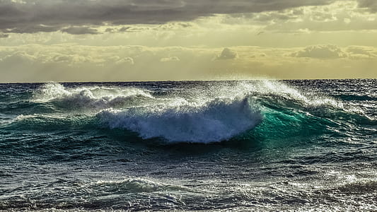 photography of ocean waves thumbnail