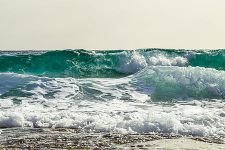 green ocean waves thumbnail
