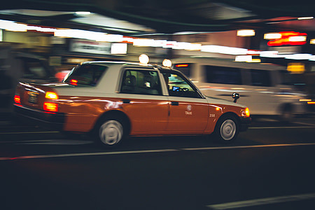 brown sedan thumbnail