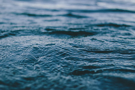 closeup photo of body of water thumbnail