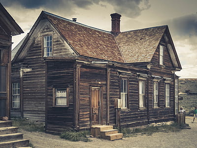 brown house thumbnail