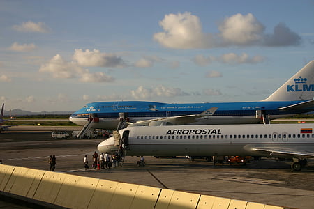 white Aeropostal airliner thumbnail