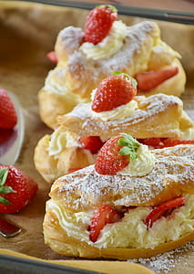 pastries with cream and strawberries thumbnail