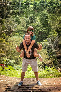 Man Carrying Woman thumbnail