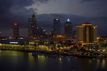 body of water beside buildings thumbnail