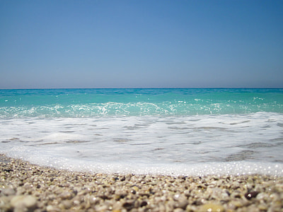 landscape photography of seashore thumbnail