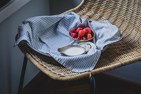 Strawberry With Dip thumbnail