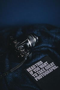 DSLR Camera and photography book thumbnail
