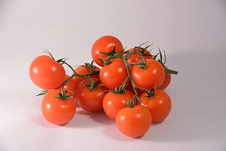 close-up photo of orange tomato thumbnail