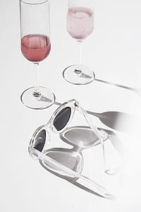 clear footed champagne glasses thumbnail