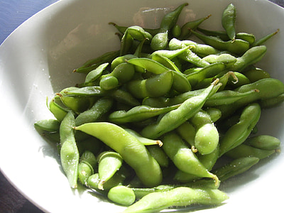 green beans in white bowl thumbnail