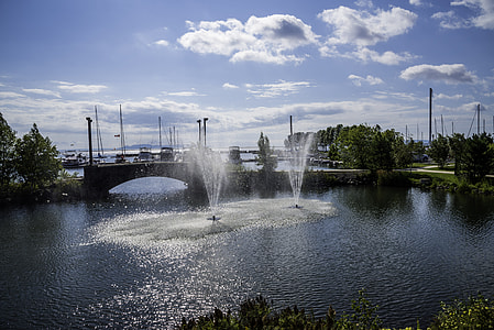 Water Fountains in the Water Garden in Thunder Bay, Ontario thumbnail
