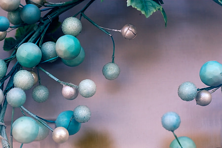 green ball decor thumbnail