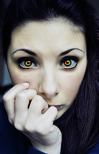 woman wearing brown contact lens during selfie thumbnail