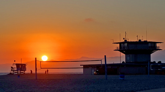 silhouette of lifeguard tower thumbnail