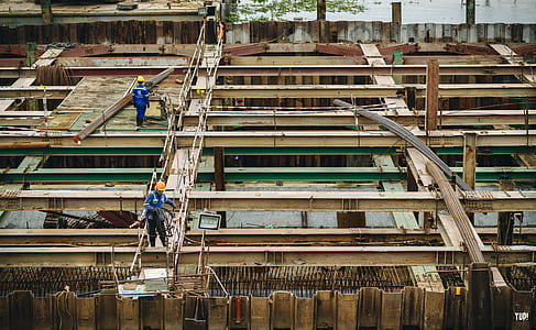 brown roof trusses thumbnail