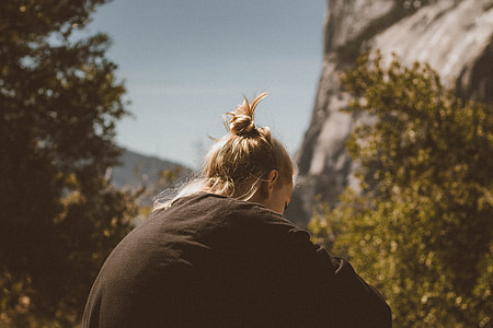 woman facing backwards thumbnail