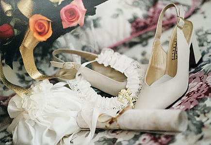 women's white leather heels thumbnail