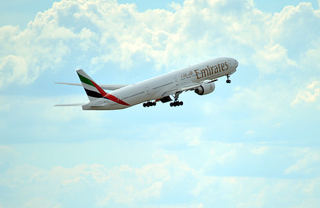 photo of departing airplane thumbnail
